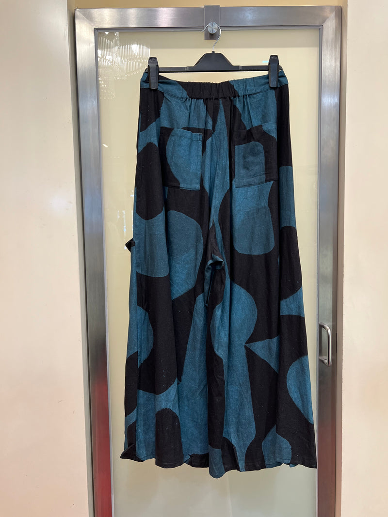 KAKURE WIDE PANTS