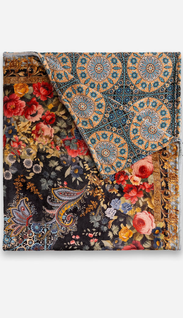 LAUREL LETO COZY BLANKET