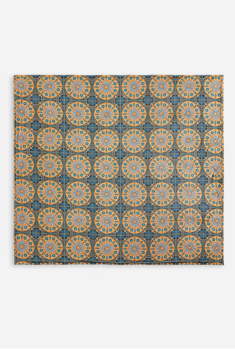 LAUREL LETO COZY BLANKET