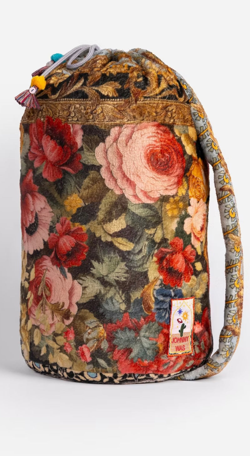 LAUREL LETO COZY BLANKET