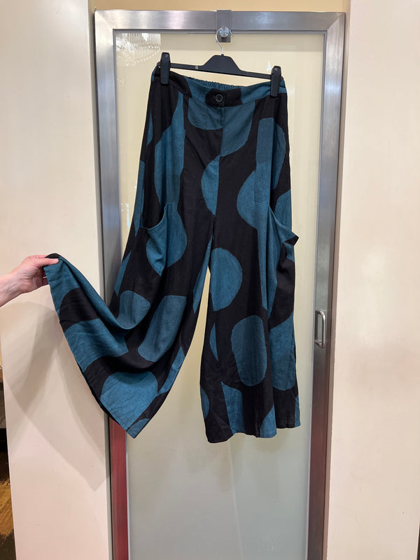 KAKURE WIDE PANTS
