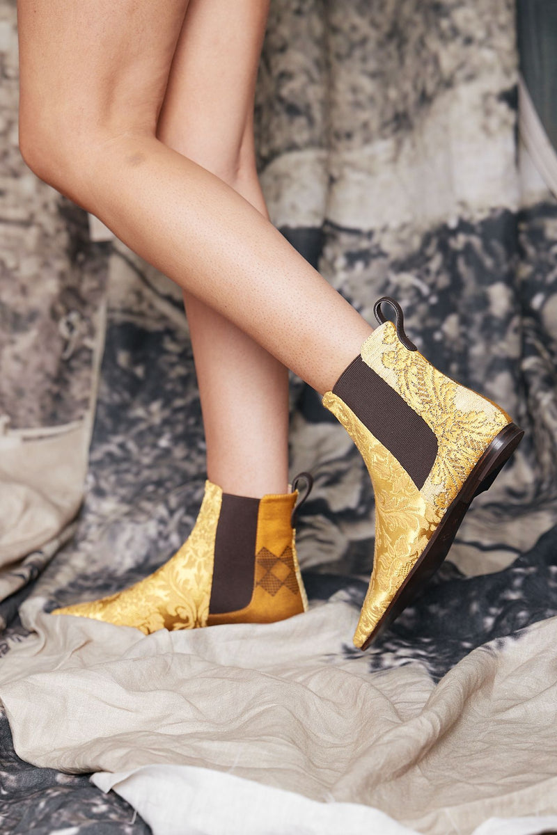 DARK GOLD BOOT