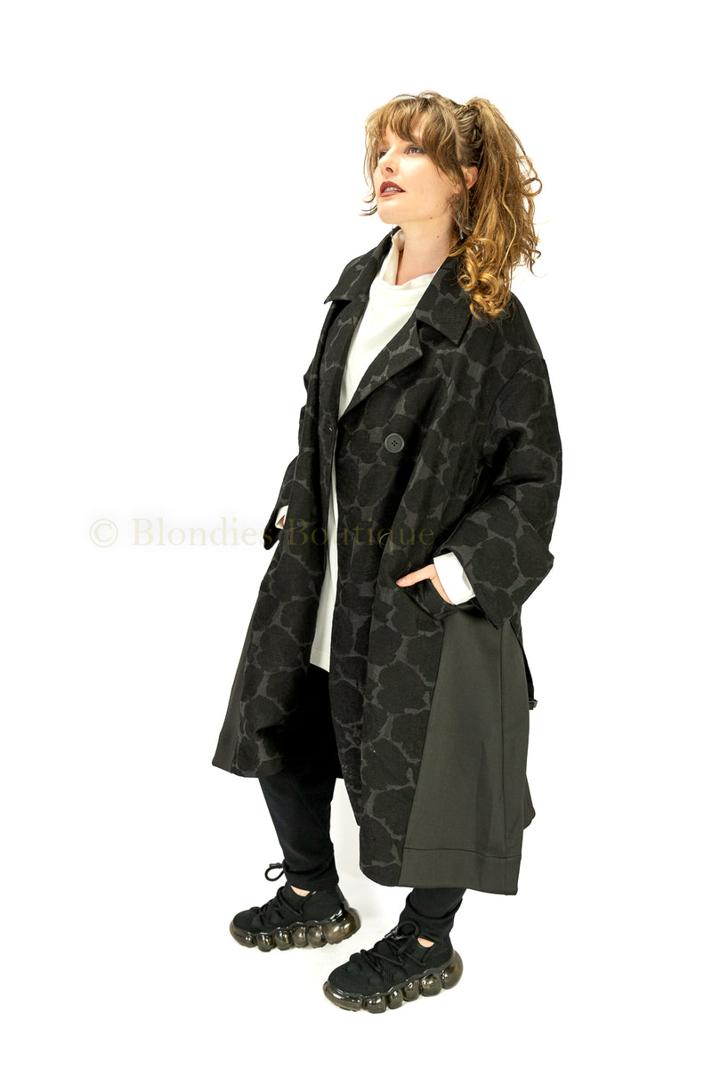 DOCHIRA COAT