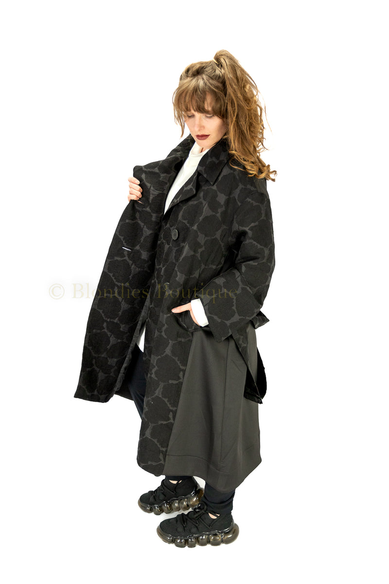 DOCHIRA COAT