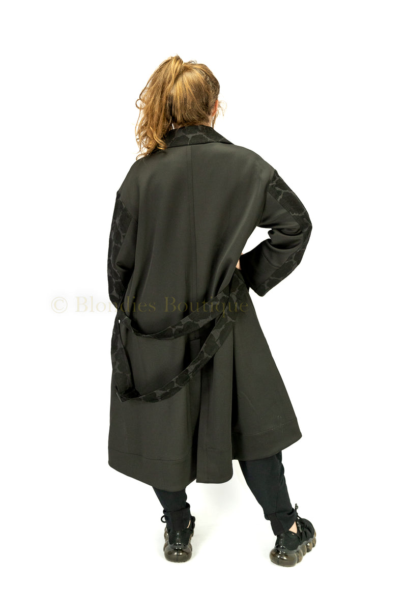 DOCHIRA COAT