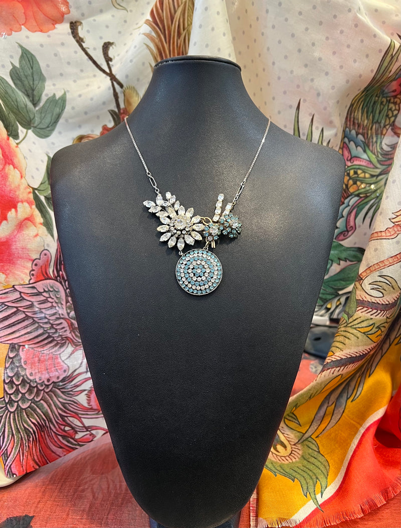 GLASS MEDALLION NECKLACE