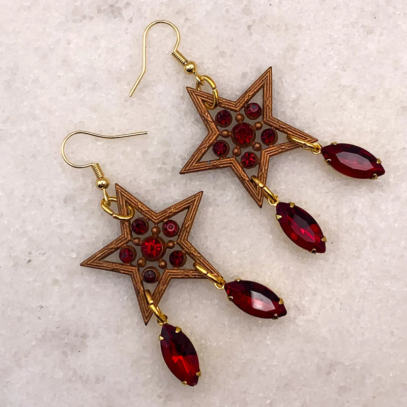 RED STAR EARRINGS