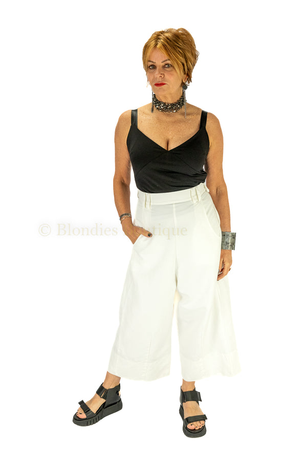 WIDE LEG TROUSER