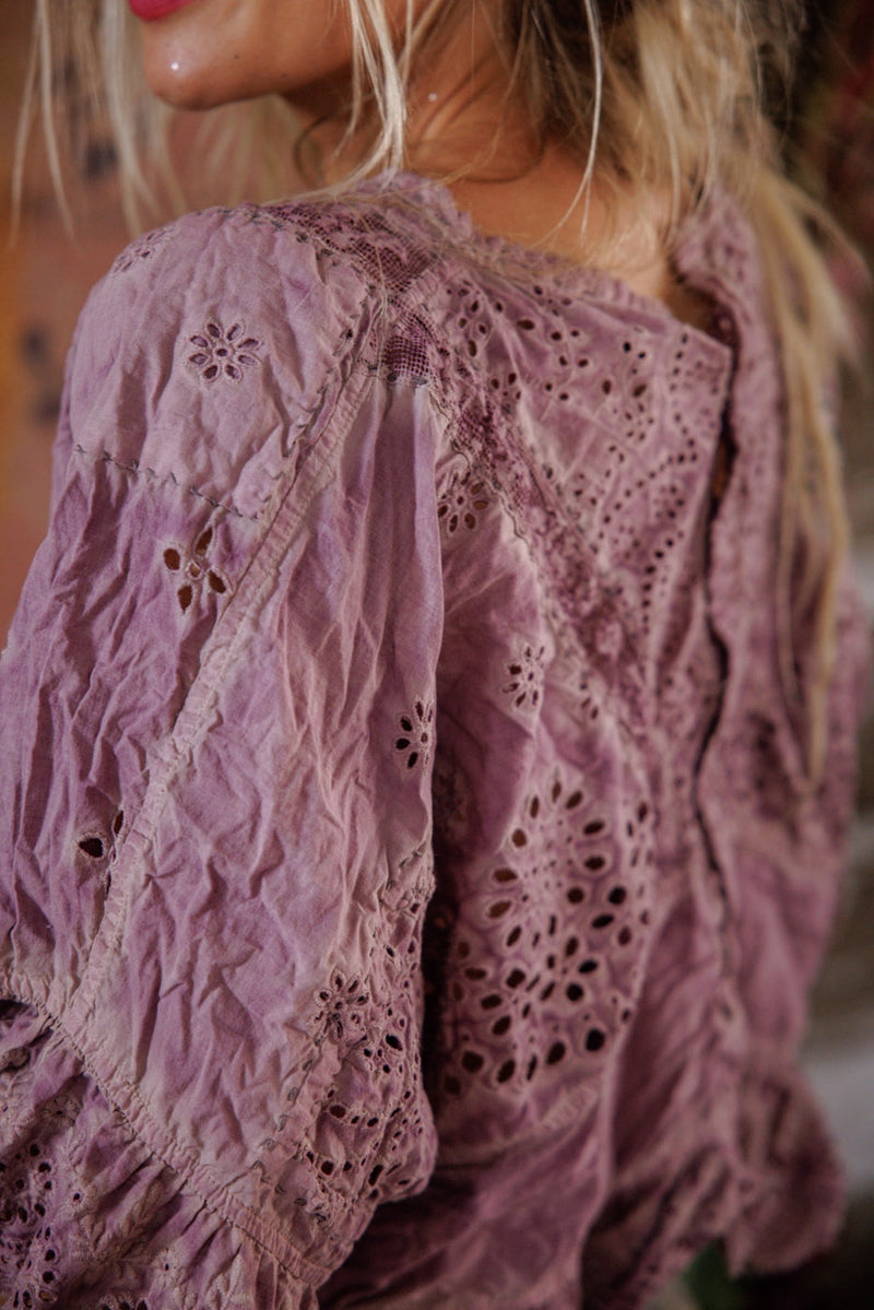 EYELET ROSEMARY TOP