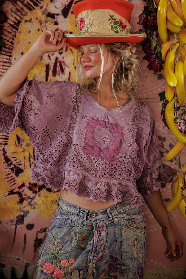 EYELET ROSEMARY TOP