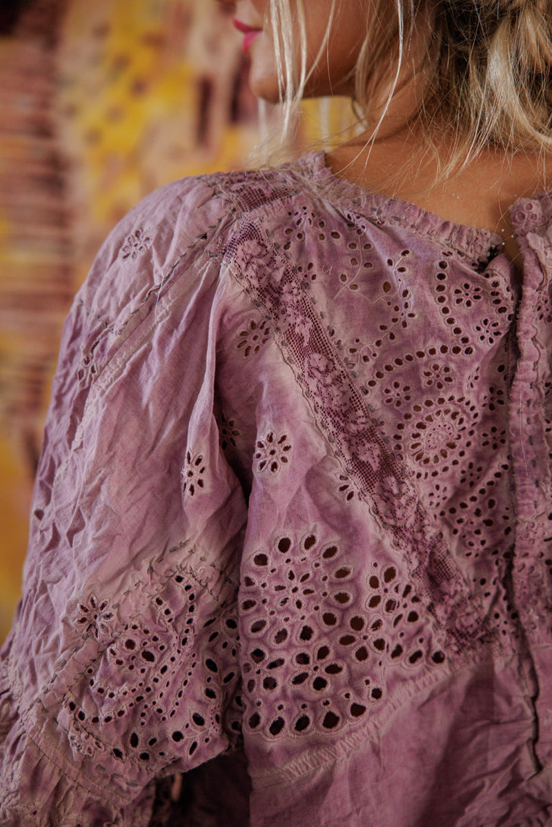 EYELET ROSEMARY TOP