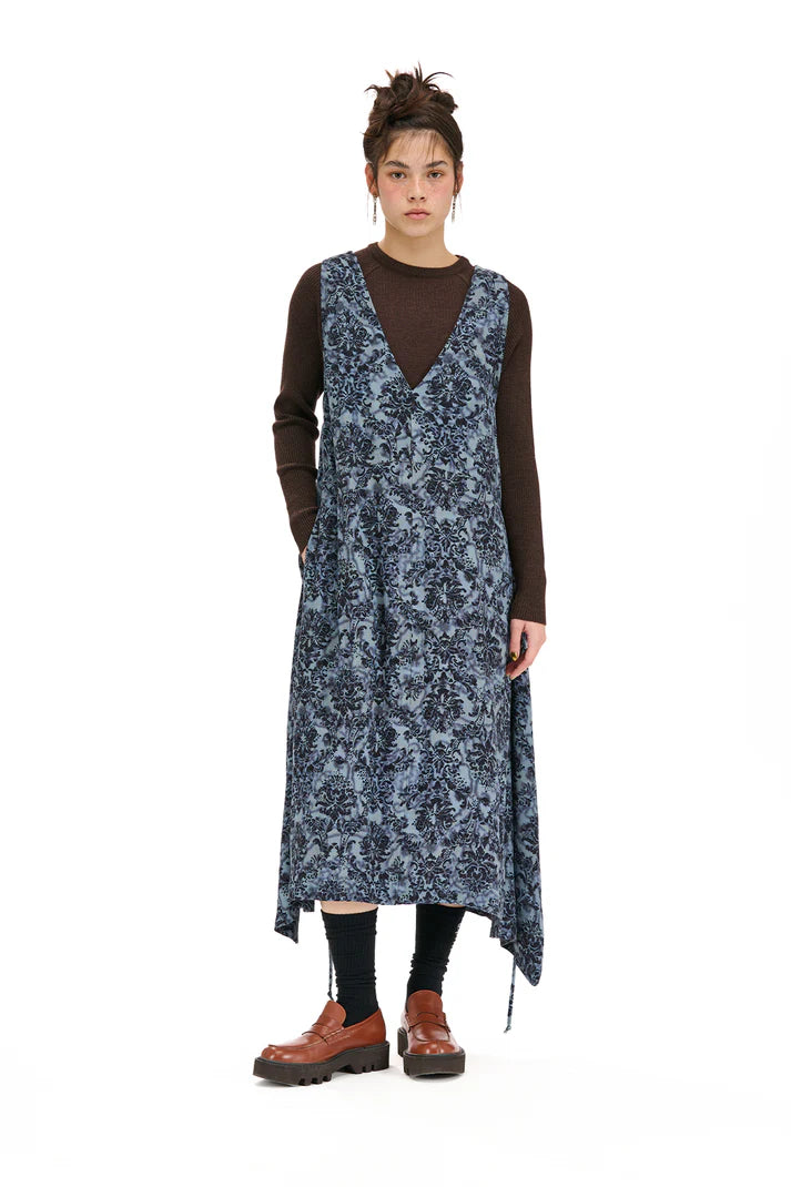 DETACHED PINAFORE