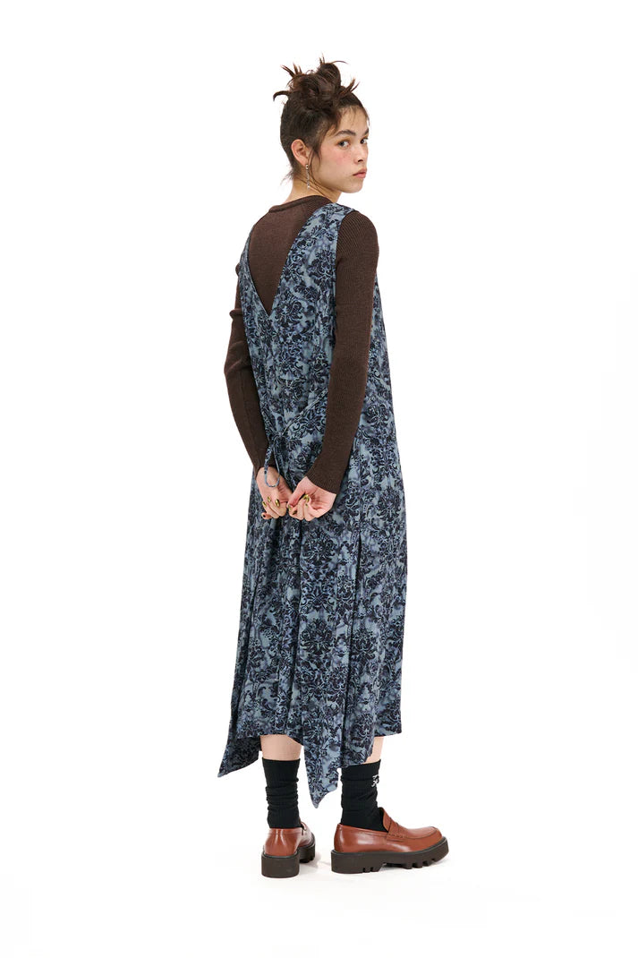 DETACHED PINAFORE