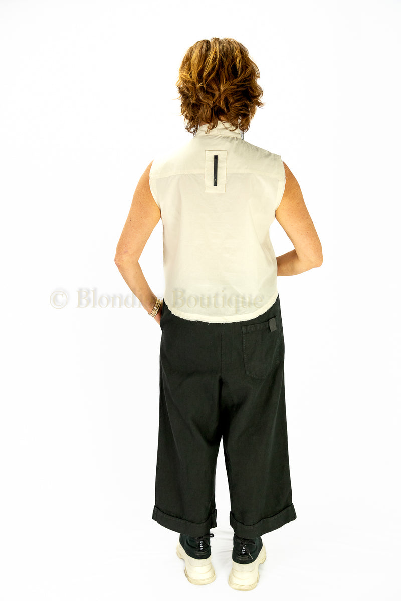 SLEEVLESS POPLIN SHIRT